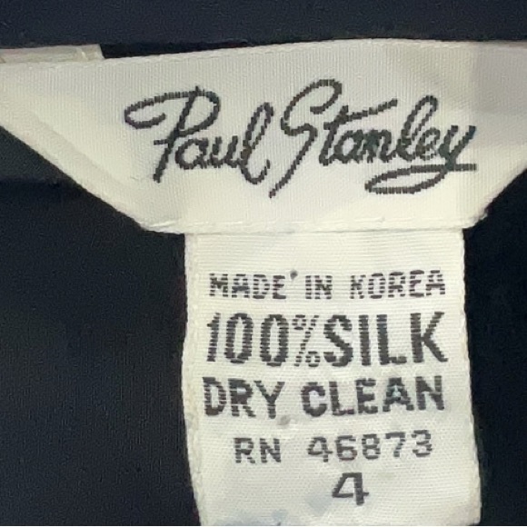 Cute silk top! - Picture 3 of 3